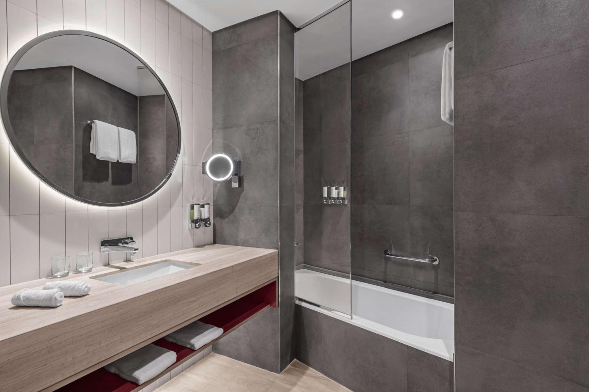 Hotel Hampton By Hilton Marjan Island Ras al-Khaimah Esterno foto